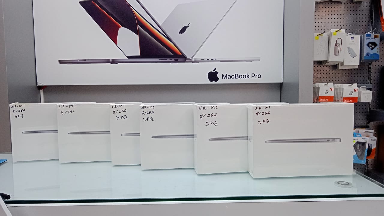 Apple MacBook Air 13" M1 8GB 256GB SSD Silver